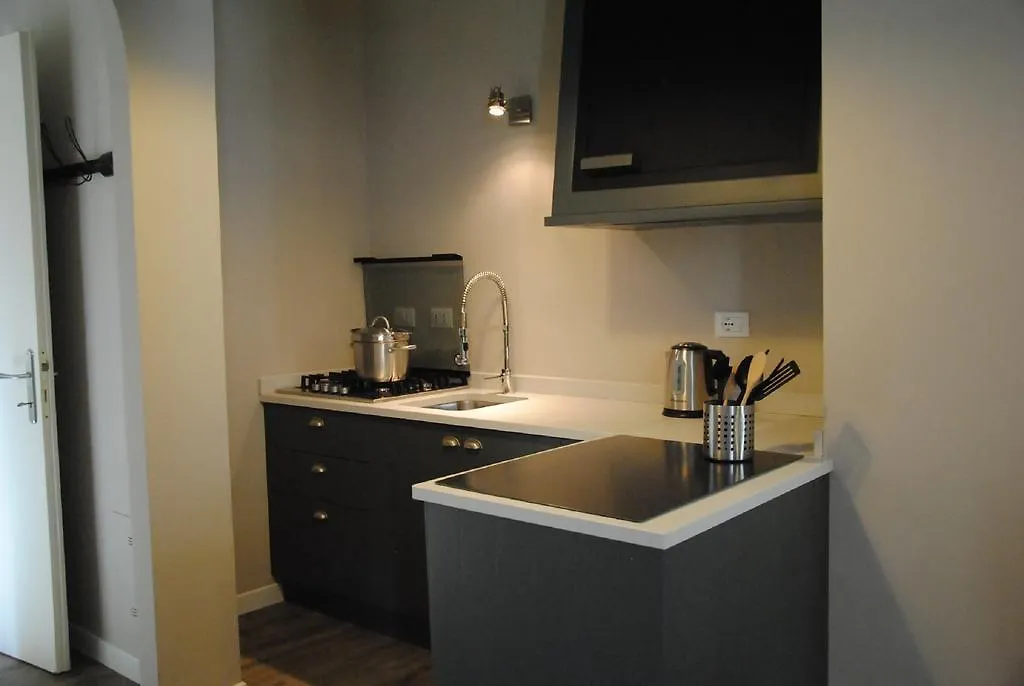 Washington Apartments Al Vittoriale Gardone Riviera Italy