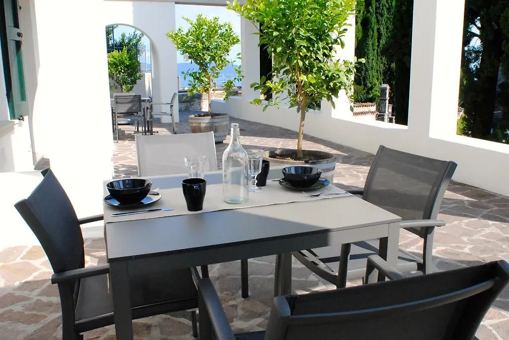 Washington Apartments Al Vittoriale Gardone Riviera Italy