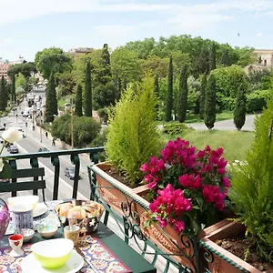 https://rental-in-rome-colosseo-view-luxury.it-romehotels.com