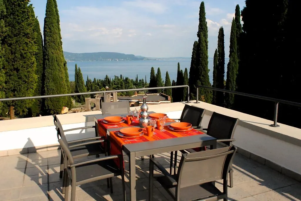 Washington Apartments Al Vittoriale Gardone Riviera Italy